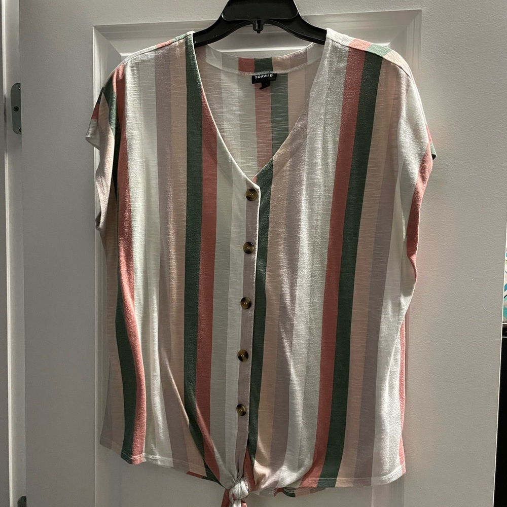 Torrid Size 1 Shirt